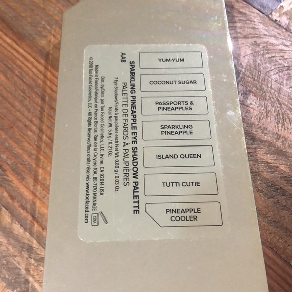 Too faced sparkling pineapple eyeshadow palette - Picture 7 of 7